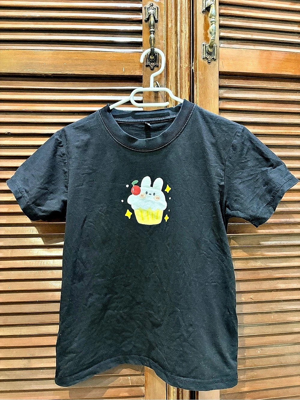 Graphic Short Sleeve Tee in Black